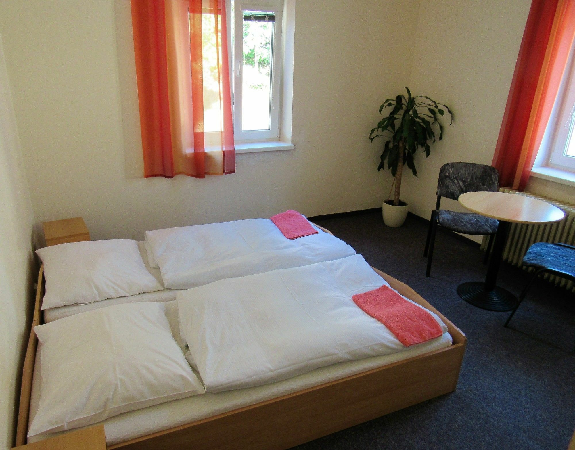 Milano Hostel Marianske Lazne Exterior photo