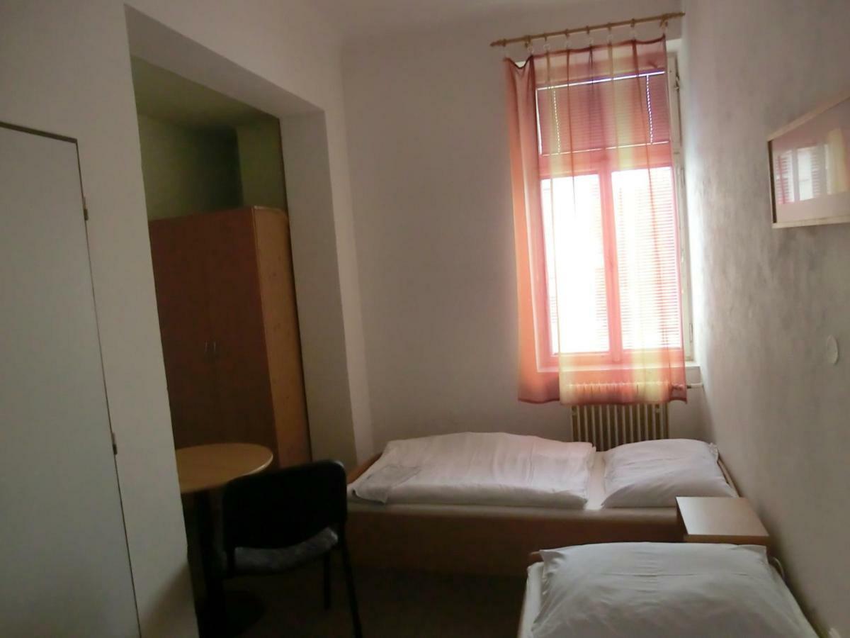 Milano Hostel Marianske Lazne Exterior photo