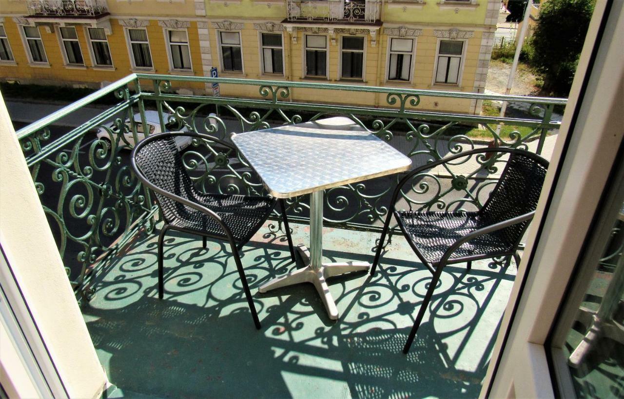 Milano Hostel Marianske Lazne Exterior photo
